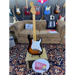 Fender Jimi Hendrix Stratocaster  3 Color Sunburst ( Mint Condition)