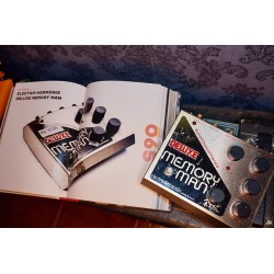 Stompbox 100 Pedals of the world's Greatest Guitarists Signed By Eliot