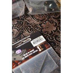 Barefoot Buttons 18 V1 ST BA COLORED ACRYLIC  Blue