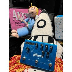 Strymon Mobius  Multi Modulation Machine Pedal ( Stock Real NO Virtual)