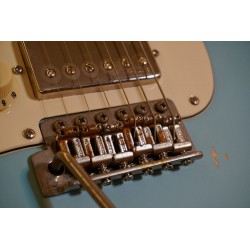 VINTAGE GUITARS LEFT HANDED V6 HSS ICON - DISTRESSED LAGUNA