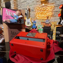 VOX PATHFINDER 10 RED  LIMITED ( STOCK REAL NO VIRTUAL)