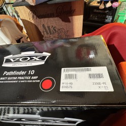VOX PATHFINDER 10 RED  LIMITED ( STOCK REAL NO VIRTUAL)