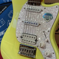 Mooer Guitars MLT10 (Travel/ Short Scale) CANDY YELLOW 2025 Super Light 2,5Kg