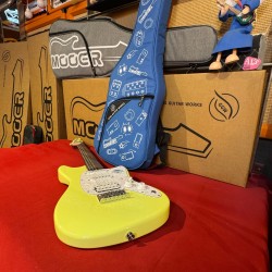 Mooer Guitars MLT10 (Travel/ Short Scale) CANDY YELLOW 2025 Super Light 2,5Kg