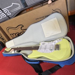 Mooer Guitars MLT10 (Travel/ Short Scale) CANDY YELLOW 2025 Super Light 2,5Kg