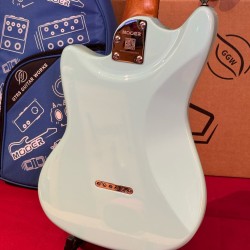 Mooer Guitars MLT10( Travel/ Short Scale ) CANDY BLUE 2025 Super Light 2,5Kg