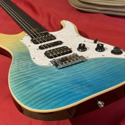Mooer Guitars GTRS SL810 BLUE BURST 2025 Curly Maple Top