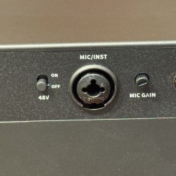 MOOER F40i BLACK  INTELLIGENT AMP (Guitar Bass Voice) Interface