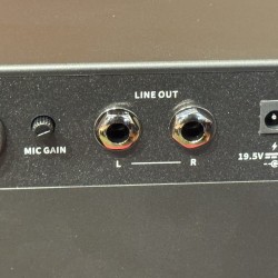 MOOER F40i BLACK  INTELLIGENT AMP (Guitar Bass Voice) Interface