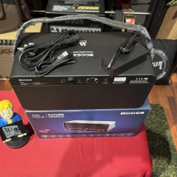 MOOER F40i BLACK  INTELLIGENT AMP (Guitar Bass Voice) Interface