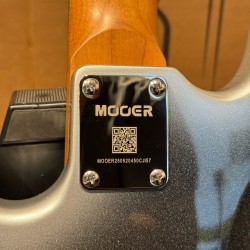 Mooer MBJ412 Bass Dark Silver 4 Cuerdas