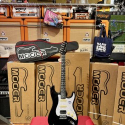 MOOER GUITARS MSC 10 PRO BLACK White Pearl Pickguard   HSS W/ Bag (Stock REAL NO Virtual)