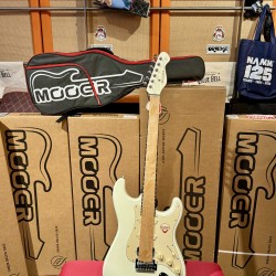 MOOER GUITARS MSC 10 PRO VINTAGE WHITE  HSS W/ Bag (Stock REAL NO Virtual)