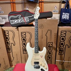MOOER GUITARS MSC 10 PRO VINTAGE WHITE  HSS W/ Bag (Stock REAL NO Virtual)