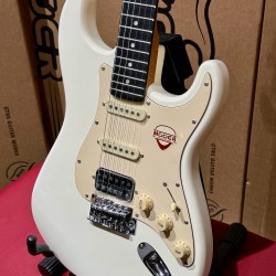 MOOER GUITARS MSC 10 PRO VINTAGE WHITE  HSS W/ Bag (Stock REAL NO Virtual)