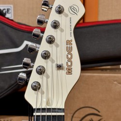 MOOER GUITARS MSC 10 PRO VINTAGE WHITE  HSS W/ Bag (Stock REAL NO Virtual)