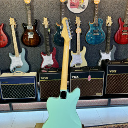 Guitarra Electrica Vintage Guitars V65 30 Anniversary Custom Art Paint “ Surf & Calaveritas” 1 of 1 LTD 2026 - Sea Foam Green